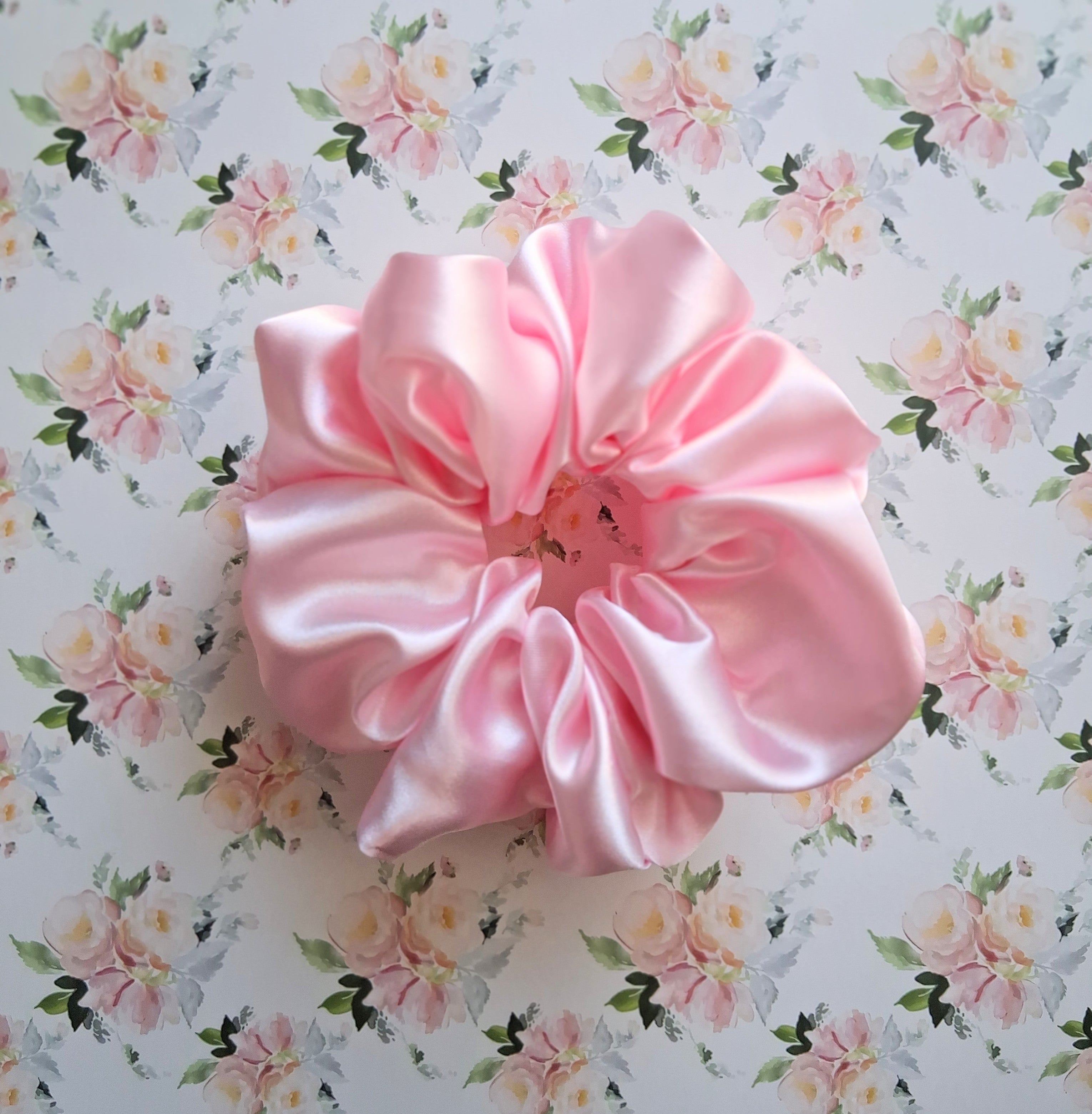 Scrunchie satin pink coquette