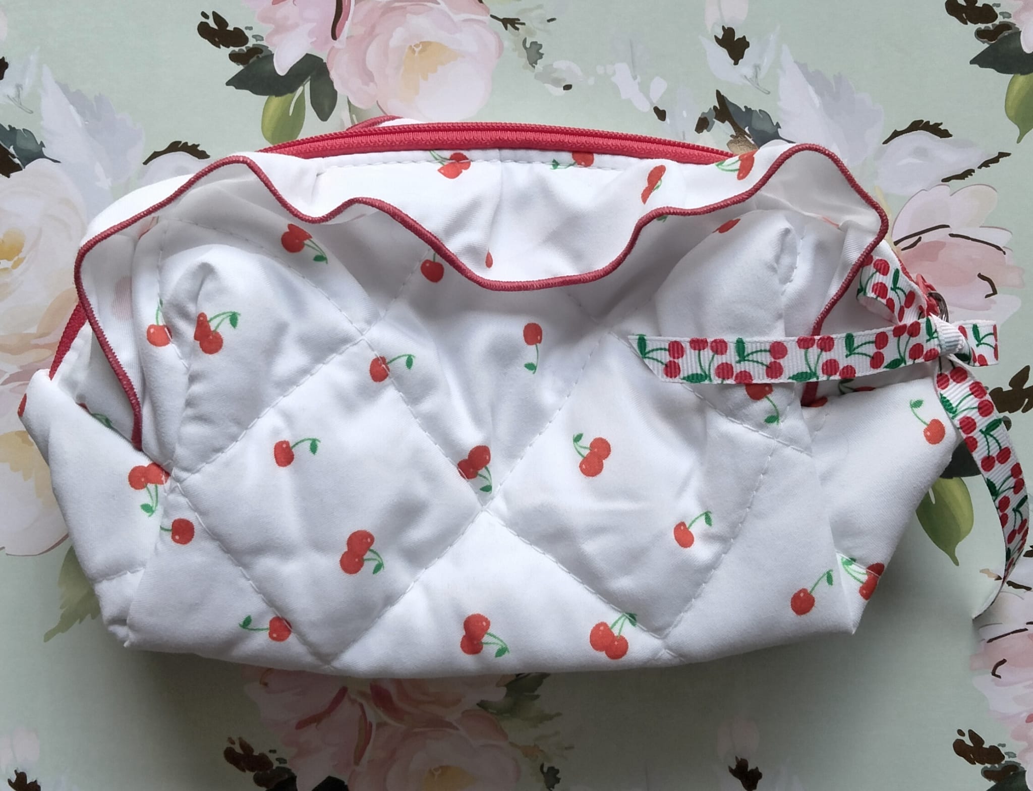 Cosmetic bag