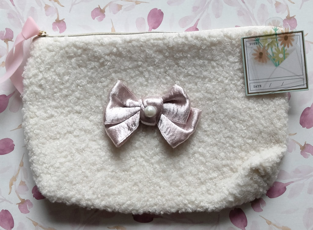 Cosmetic bag