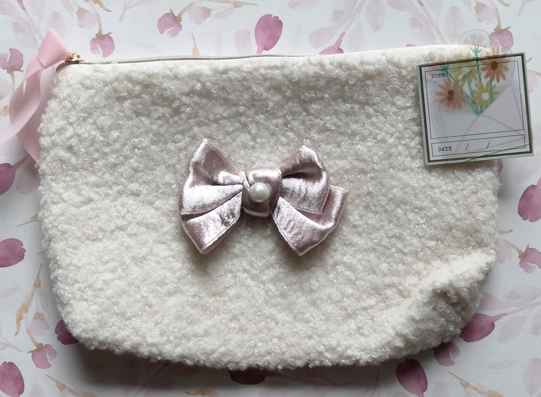 Cosmetic bag
