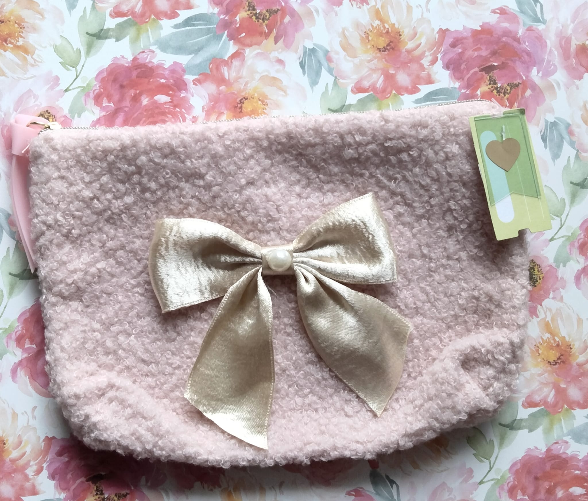 Cosmetic bag