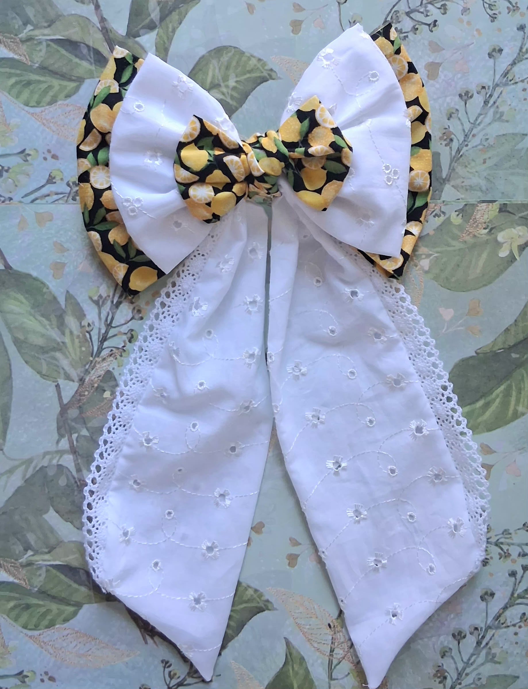 Bow big lemon