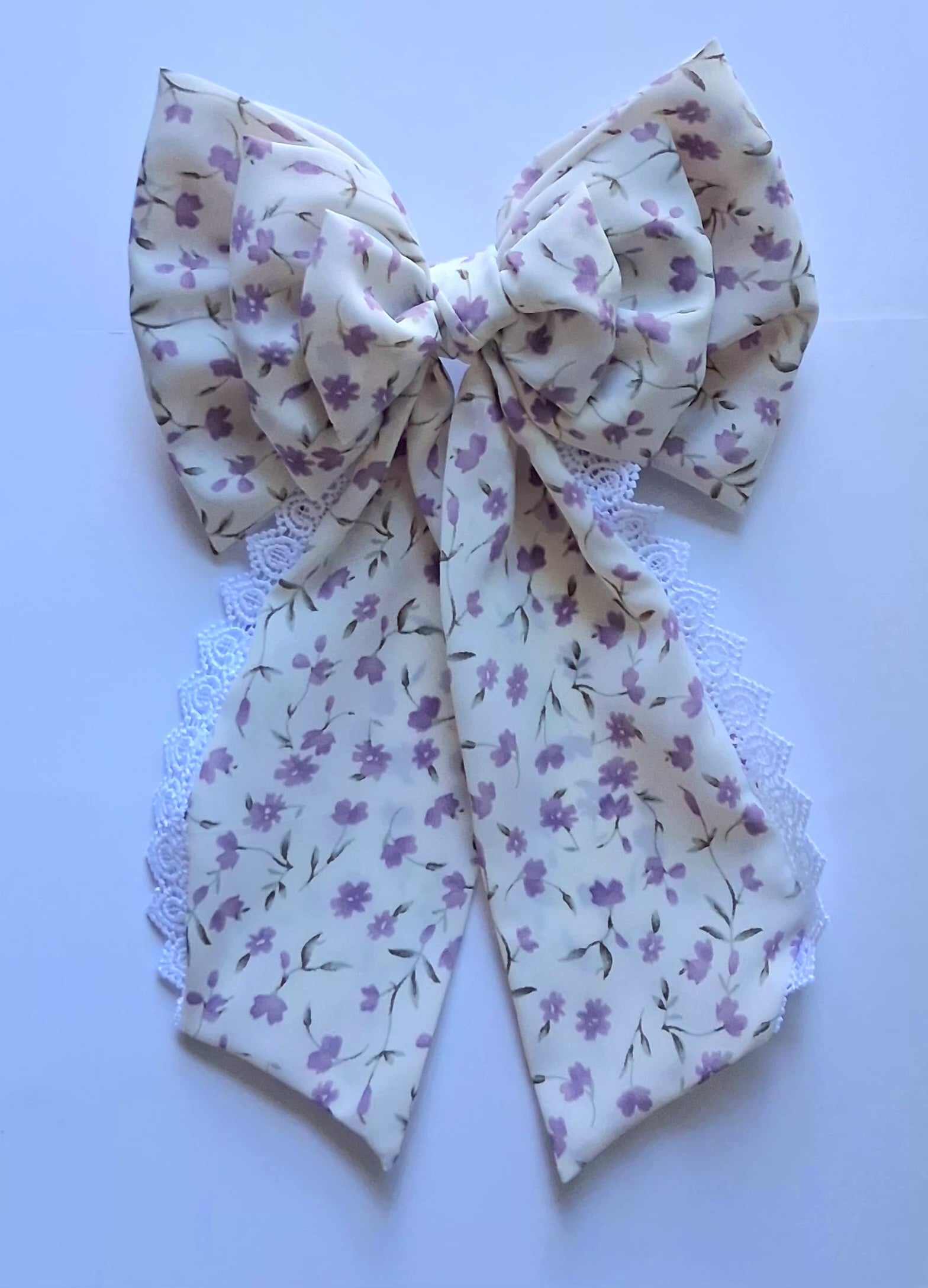 Bow lila floral