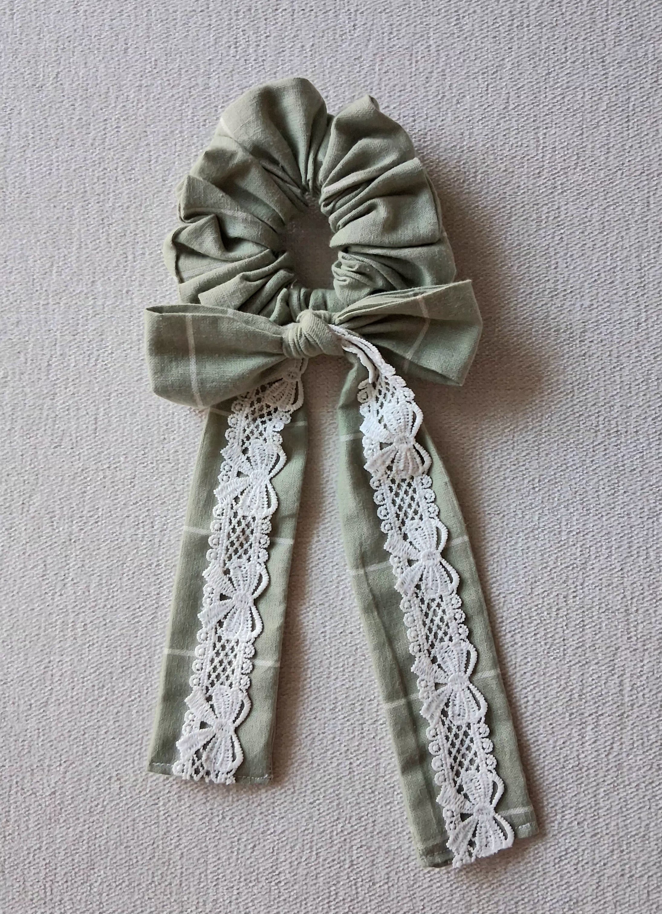 Scrunchies bow